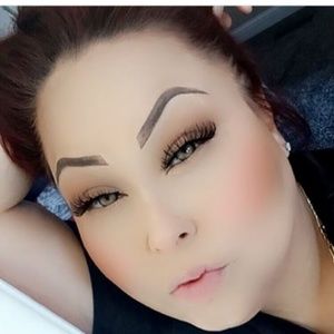 Meet your Posher, Antoinette